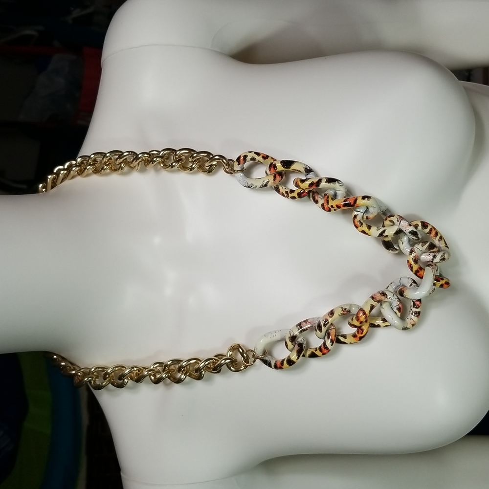 Handmade Chunky Chain Linked Animal Printed & Gold Colored Necklace